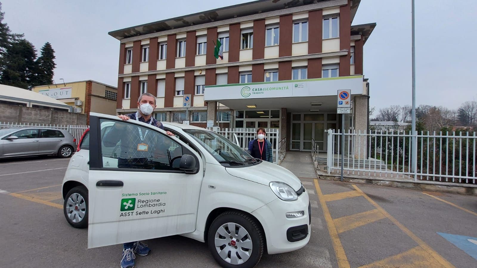 È Giuseppe Bascialla, Sindaco di Tradate, il Presidente dell'Assemblea dei Sindaci del Distretto di Tradate. Cristiano Citterio, sindaco di Vedano Olona, è Vicepresidente.