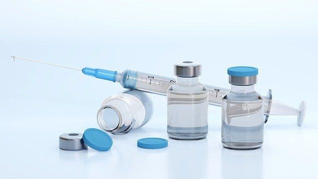 Vaccinazione anticovid combinata all'antinfluenzale per gli aventi diritto