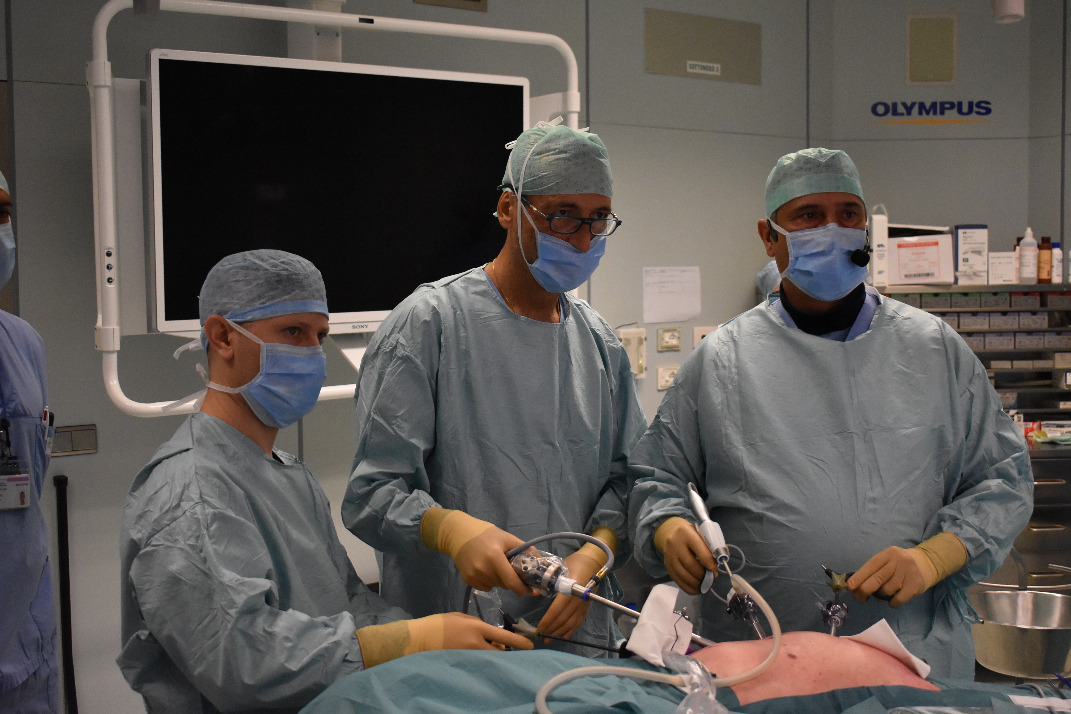 Chirurgia oncologica mininvasiva in diretta da Varese