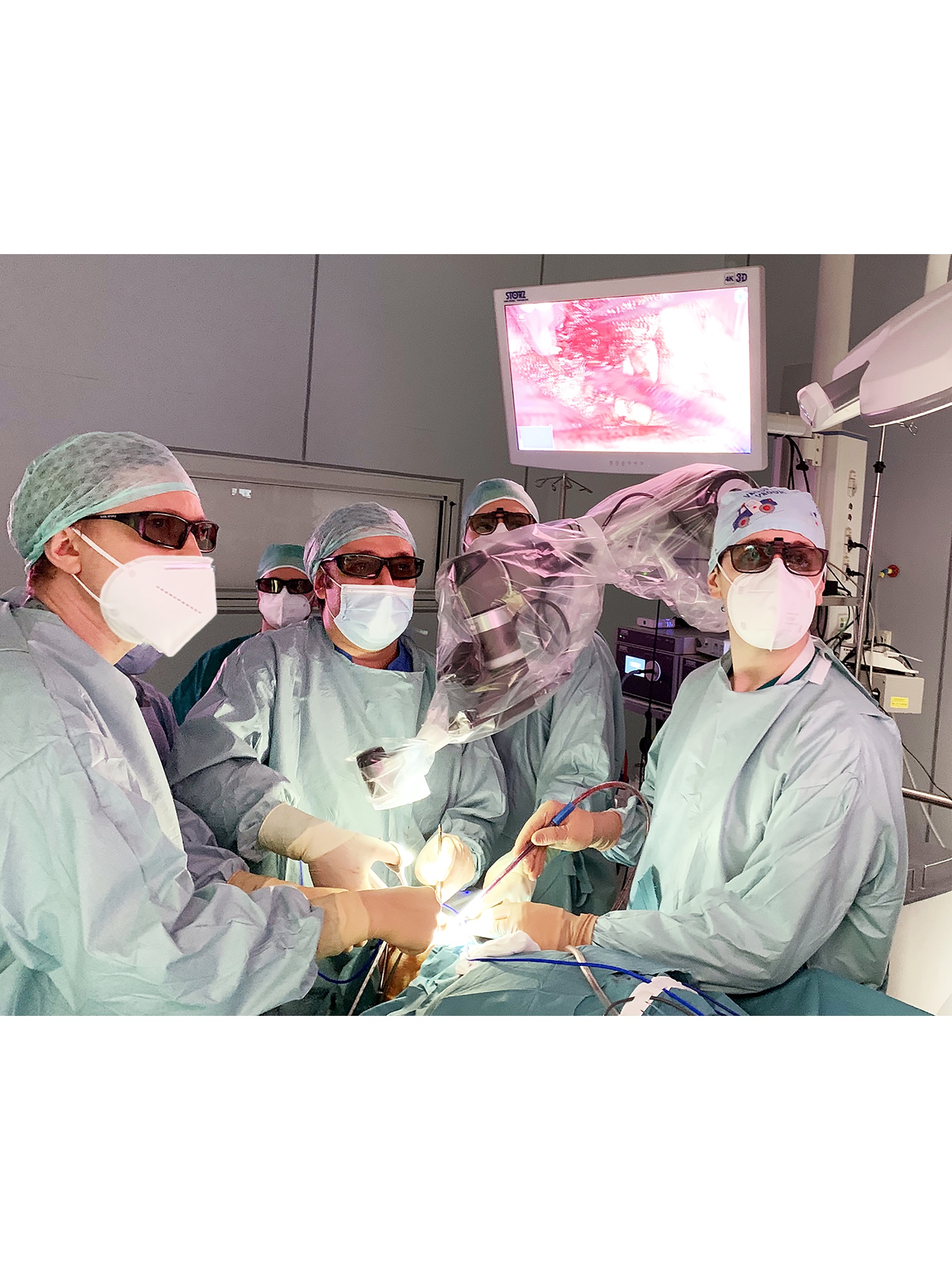 Un intervento ad altissimo coefficiente innovativo e di complessità all’Ospedale di Circolo di Varese grazie alla straordinaria sinergia di oncologi, radioterapisti, otorinolaringoiatri e chirurghi plastici.