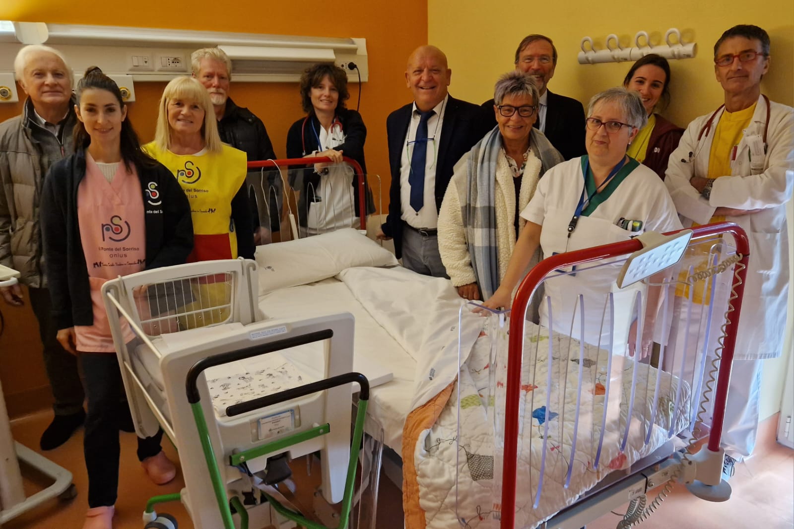 15 culle per il punto nascita di Cittiglio. Dono della Fondazione Il Ponte del Sorriso.