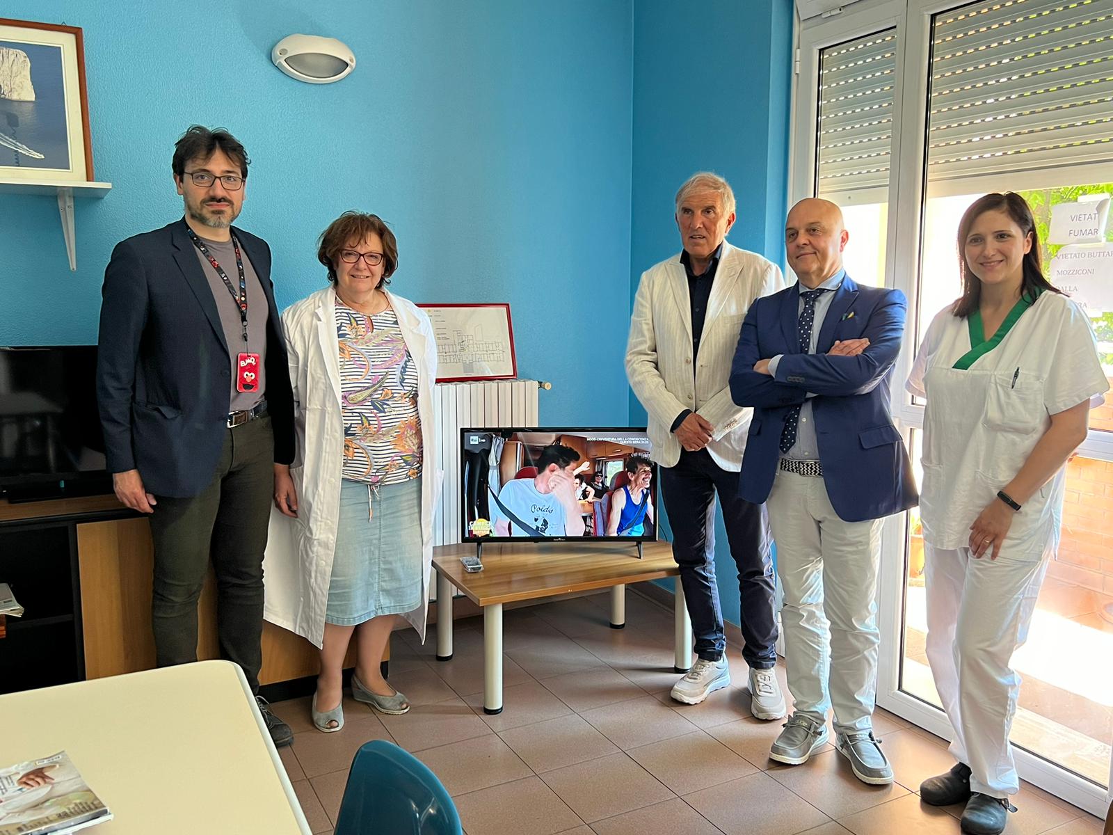 Televisori nelle camere dell’Ospedale di Tradate grazie alla “Fondazione Il Circolo della Bontà”