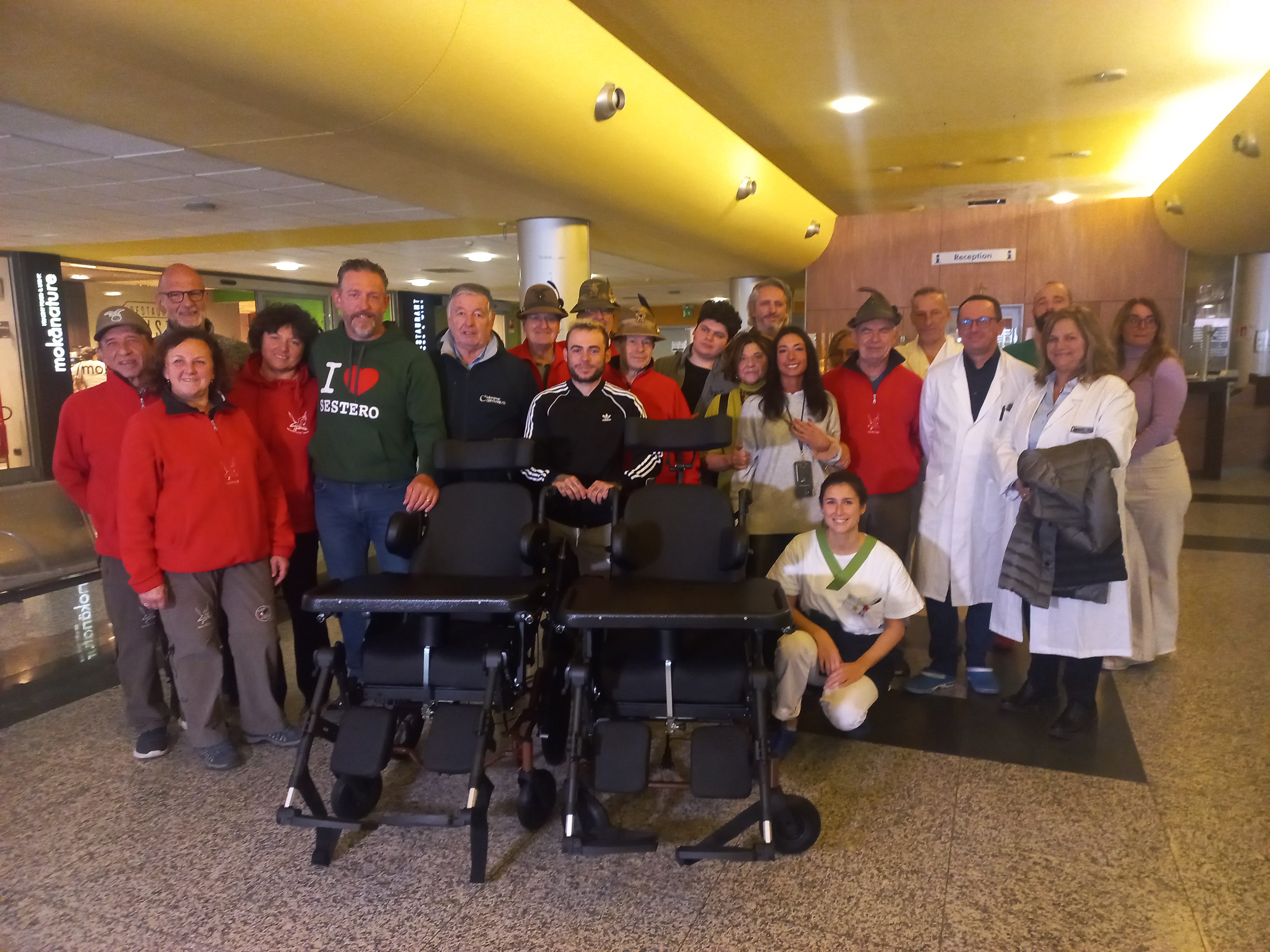 Alpini Varese e Sestero accanto ai pazienti della Rianimazione