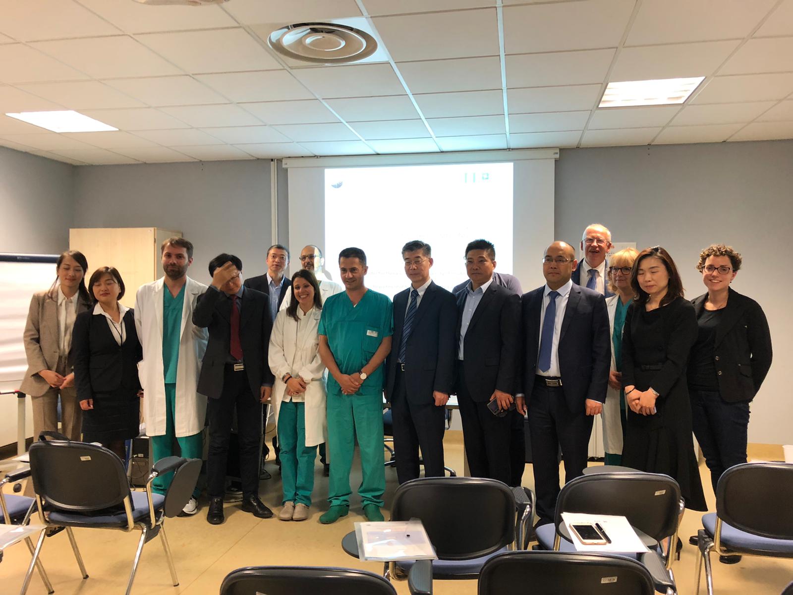 Chirurghi e ingegneri cinesi in visita alla Chirurgia toracica dell'Ospedale di Circolo